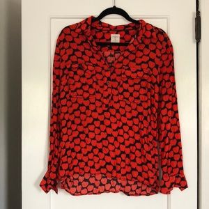 Gap apple print Boyfriend shirt.